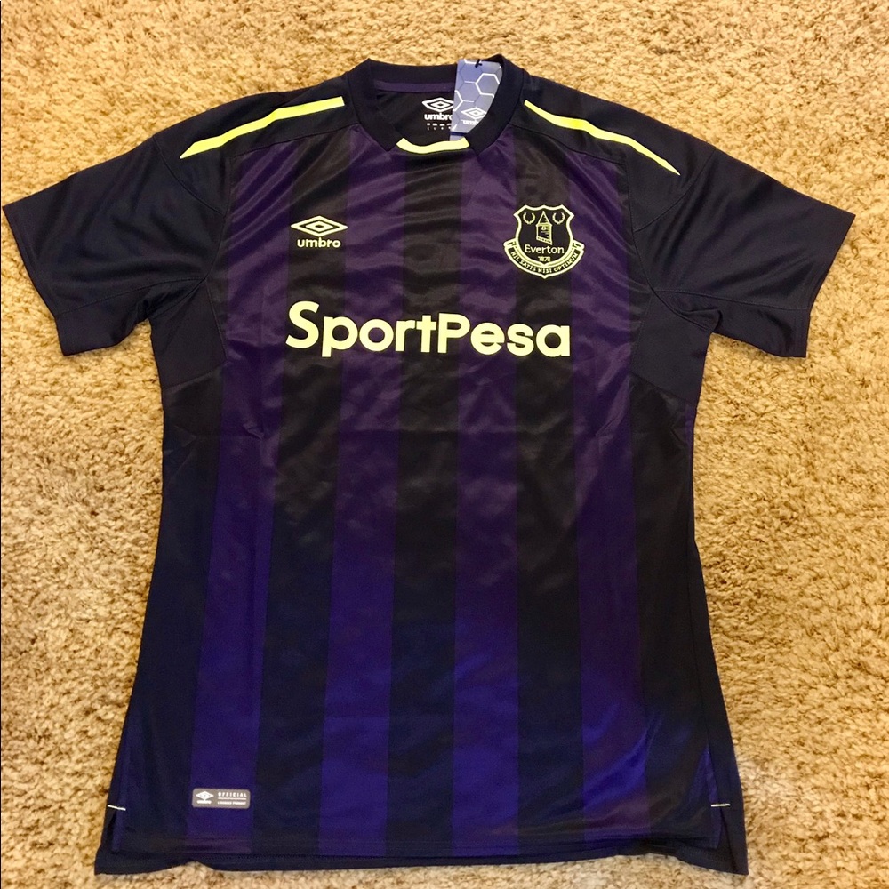 EVerton FC Umbro Jersey size L